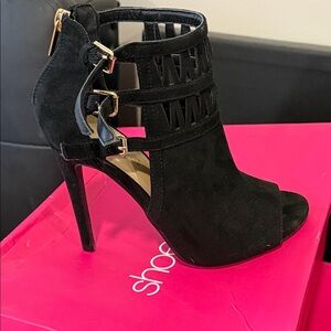 Shoe Dazzle Black Strappy Heels